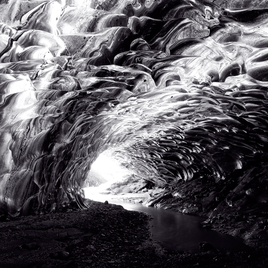 Link to image of Northern Lights Ice Cave Passage.